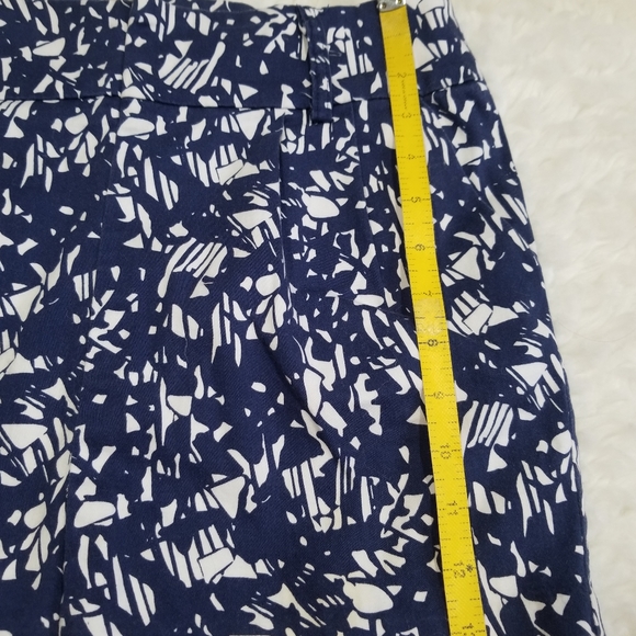 Forever 21 blue and white pattern mini skirt. M - Picture 7 of 9